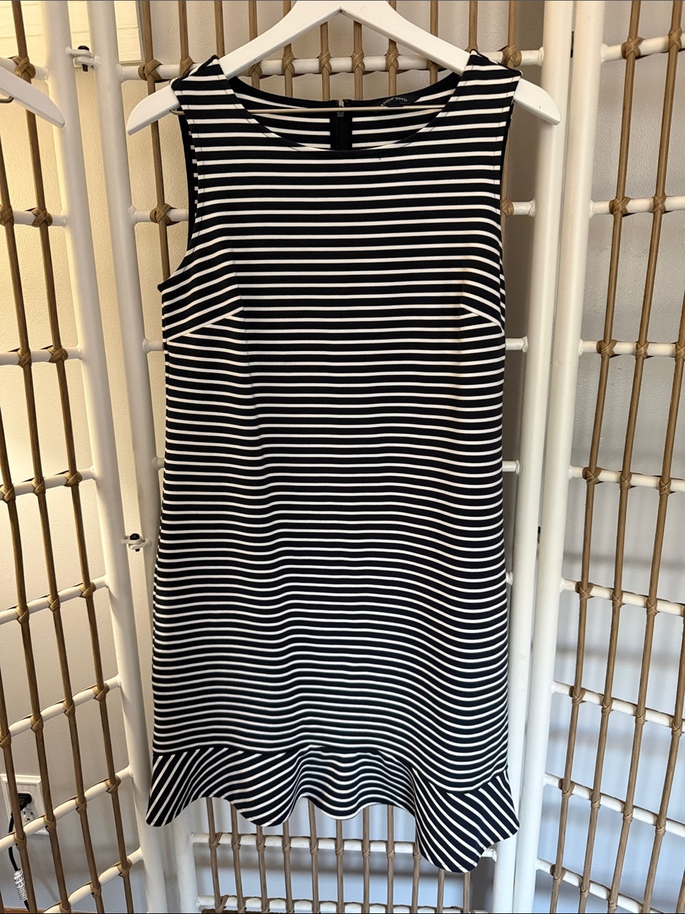 Lands' End Black and White Striped Sleeveless Shift Dress size 10